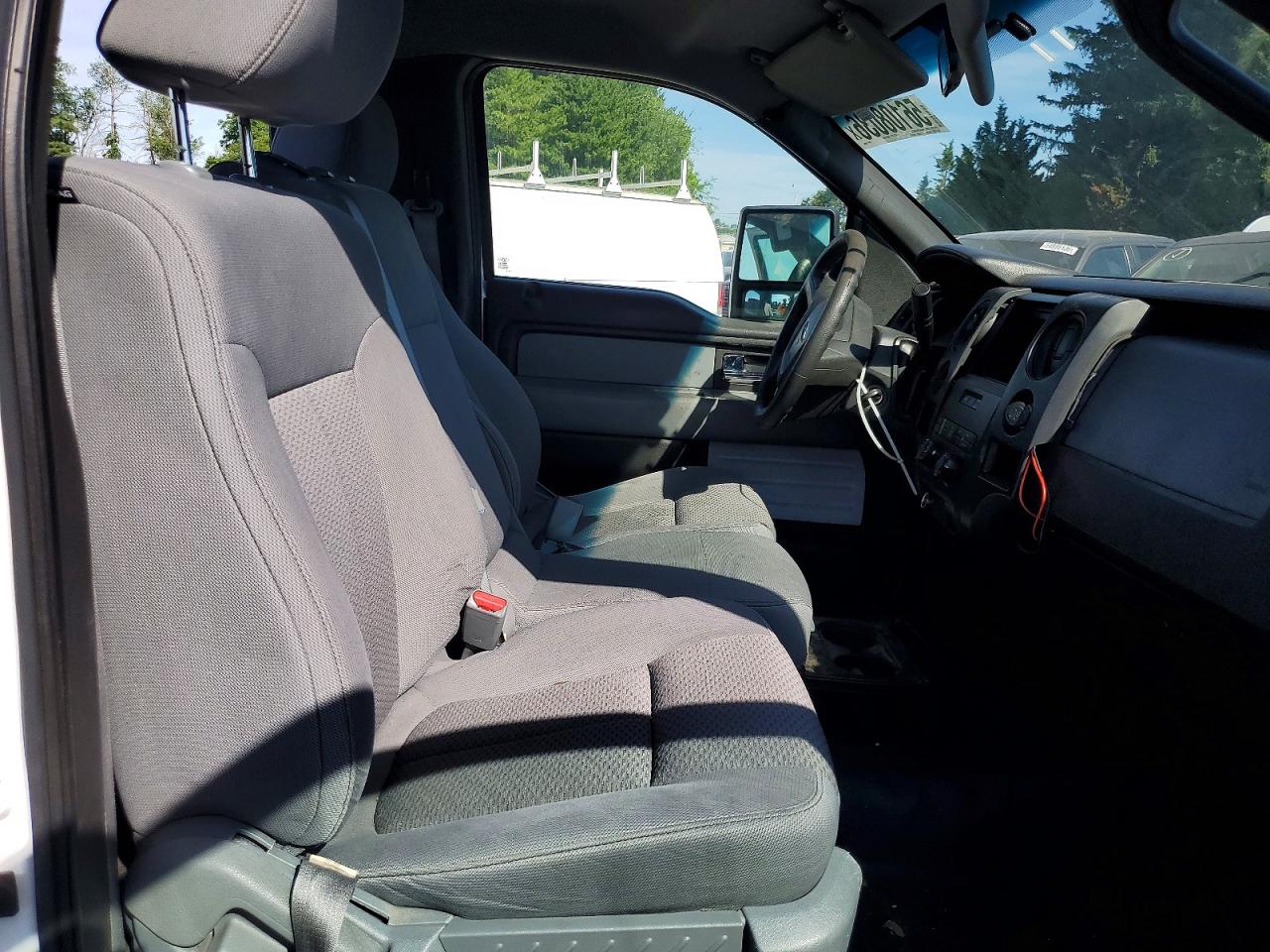 2014 Ford F150 White vin: 1FTMF1CM0EKF55966