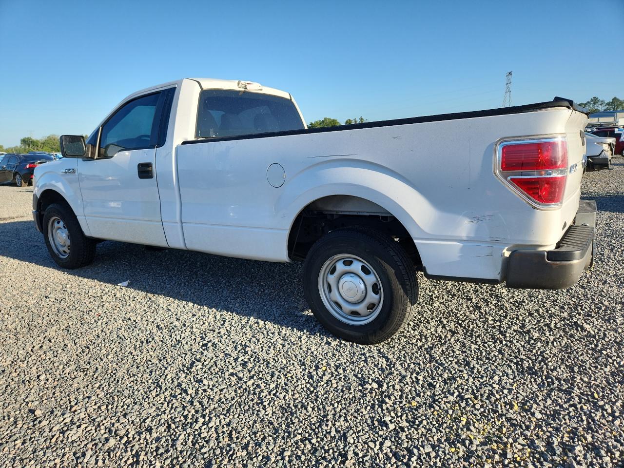 2014 Ford F150 White vin: 1FTMF1CM0EKG34943