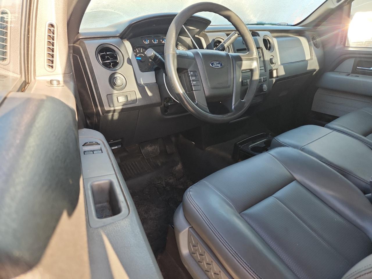 2014 Ford F150 White vin: 1FTMF1CM0EKG34943
