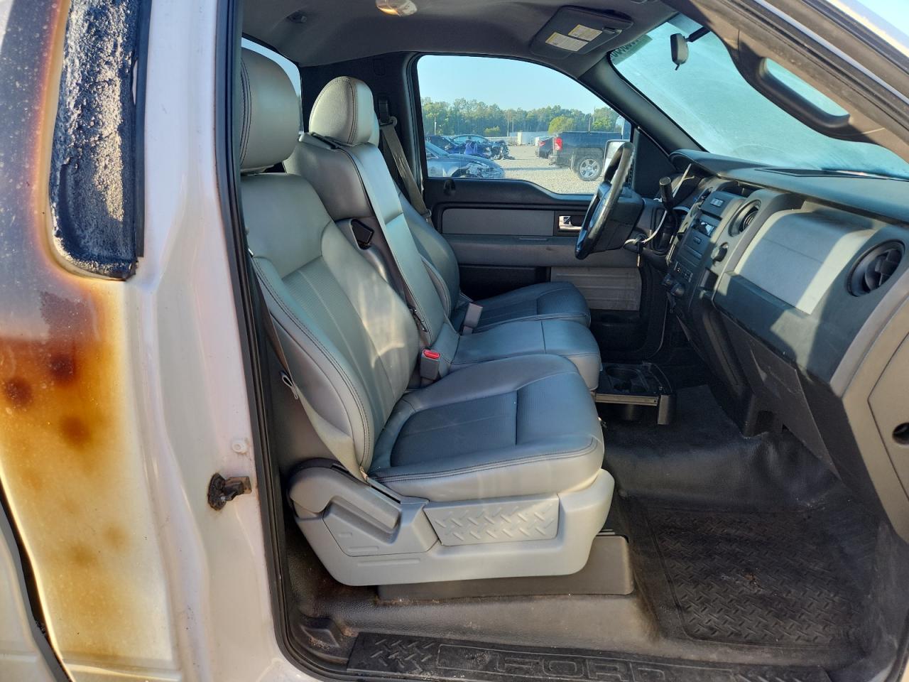 2014 Ford F150 White vin: 1FTMF1CM0EKG34943