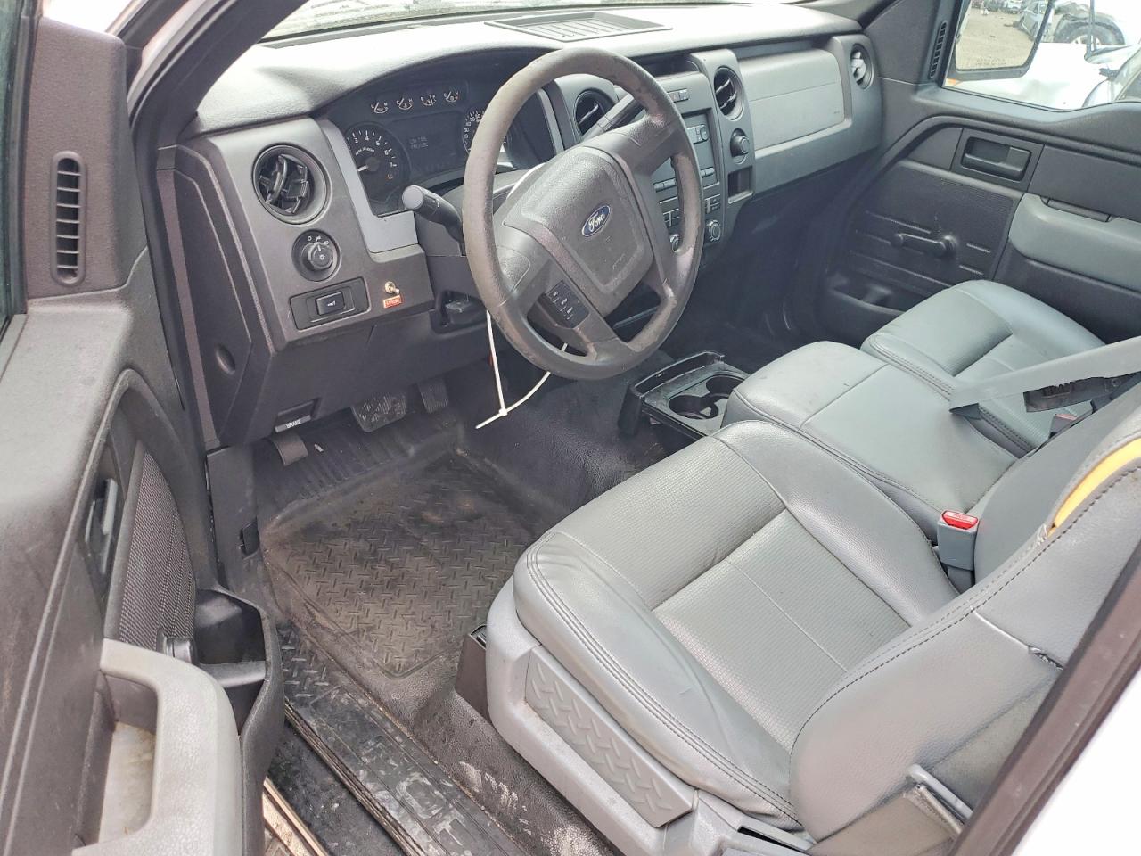 2011 Ford F150 White vin: 1FTMF1CM1BFC77597