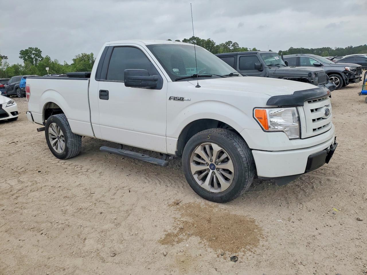 2011 Ford F150 White vin: 1FTMF1CM1BFC77597