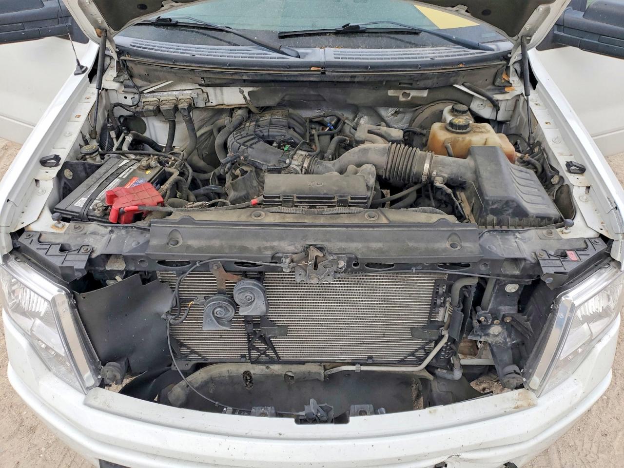 2011 Ford F150 White vin: 1FTMF1CM1BFC77597