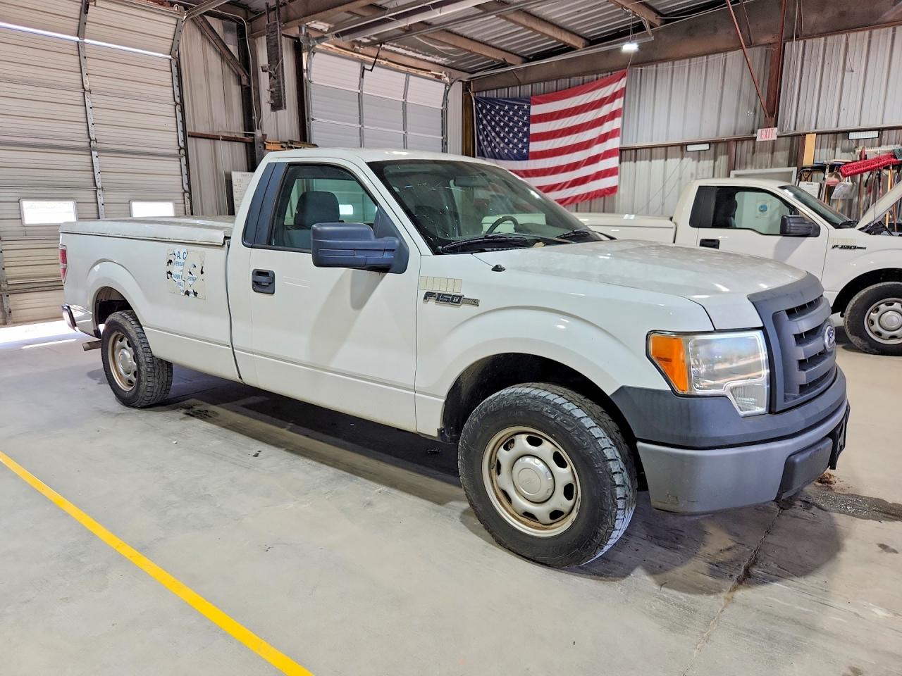 2011 Ford F150 White vin: 1FTMF1CM1BKD34646
