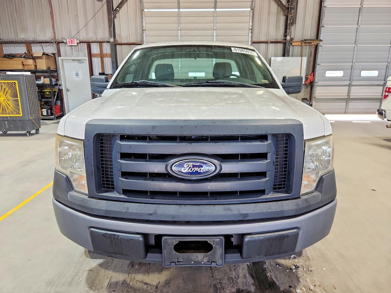 2011 Ford F150 White vin: 1FTMF1CM1BKD34646