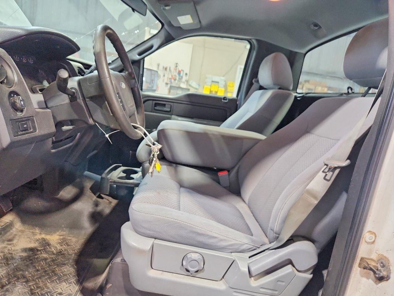 2011 Ford F150 White vin: 1FTMF1CM1BKD34646