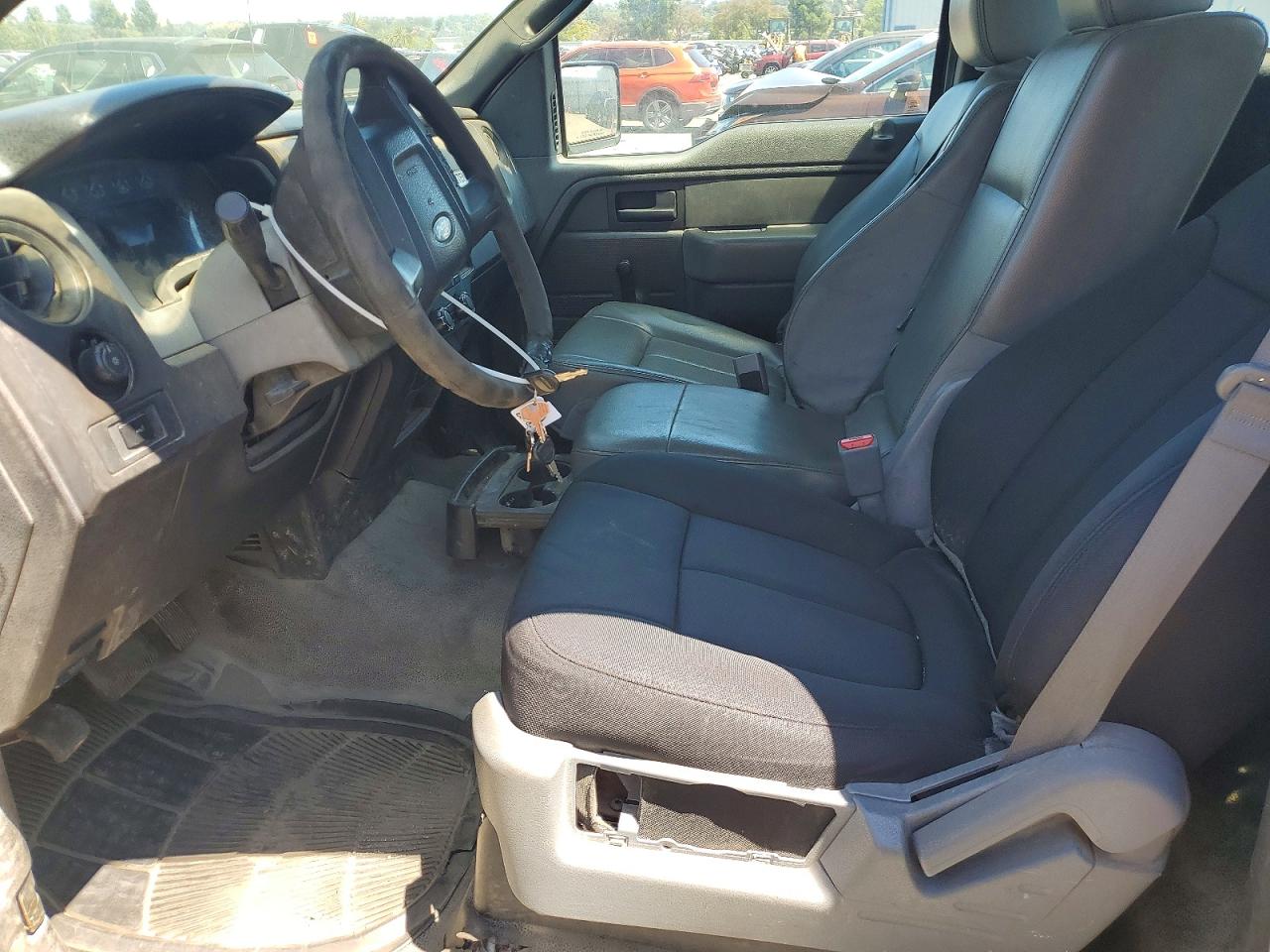 2012 Ford F150 White vin: 1FTMF1CM1CFC37571