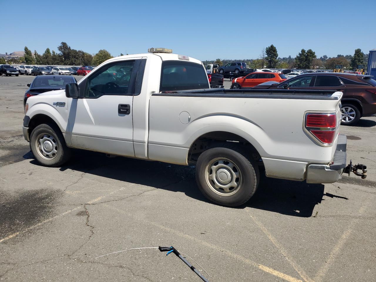 2012 Ford F150 White vin: 1FTMF1CM1CFC37571 Damage: Left Bed Side, Dent(S) W/ Paint Dmg, 6 To 7 Inches