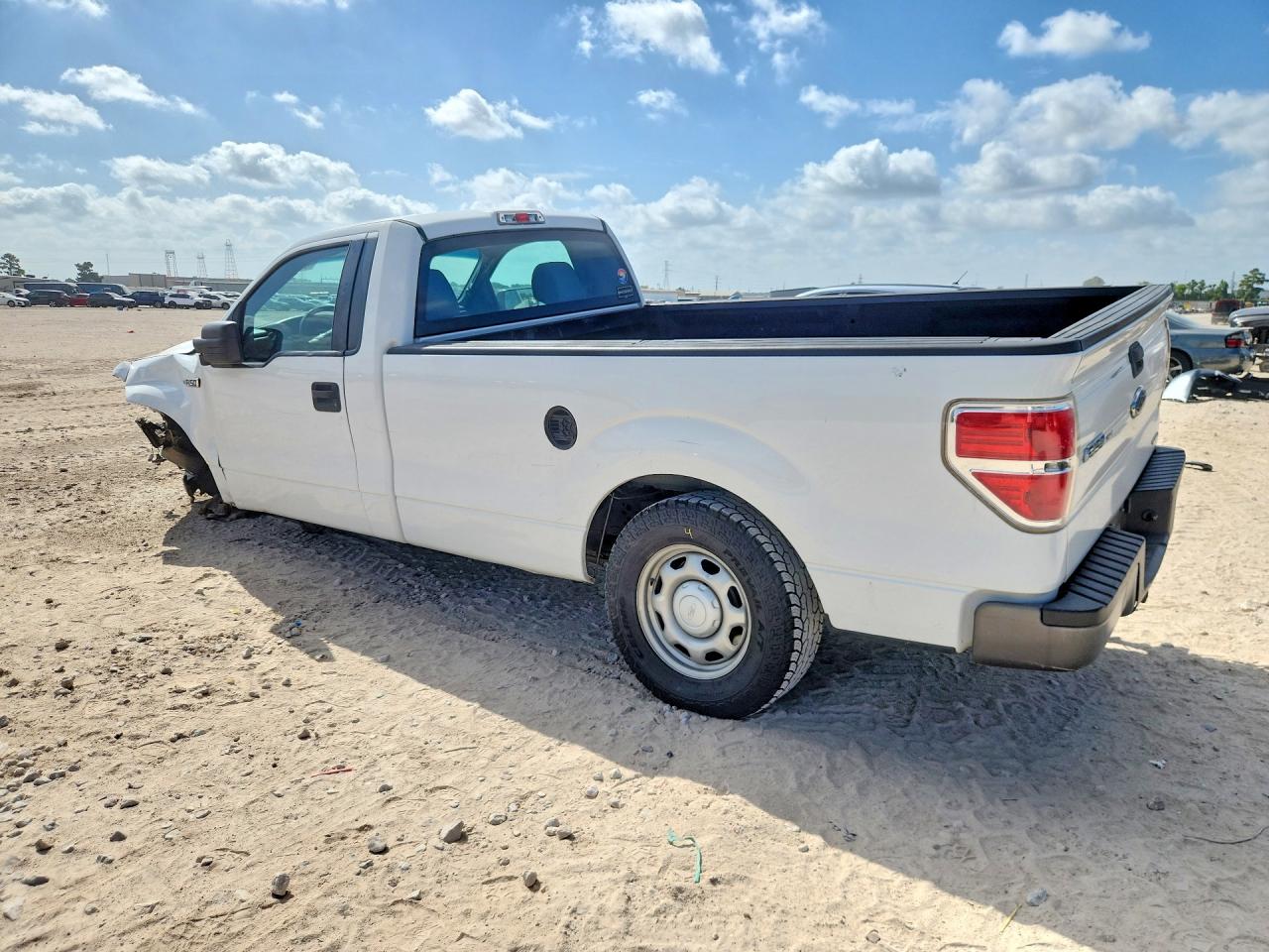 2012 Ford F150 White vin: 1FTMF1CM1CKE39530
