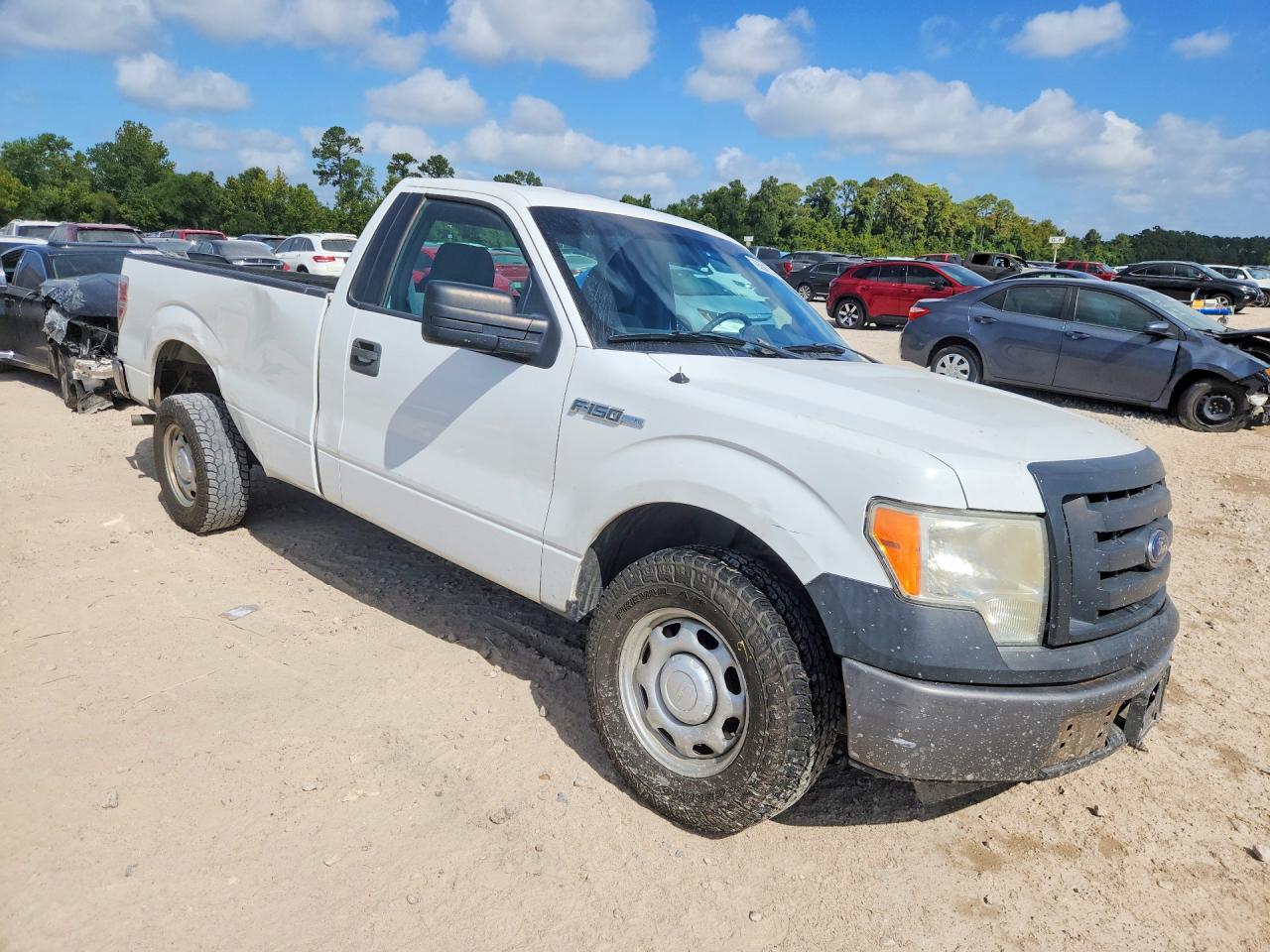 2012 Ford F150 White vin: 1FTMF1CM1CKE39530