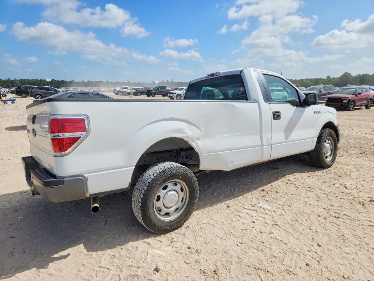 2012 Ford F150 White vin: 1FTMF1CM1CKE39530