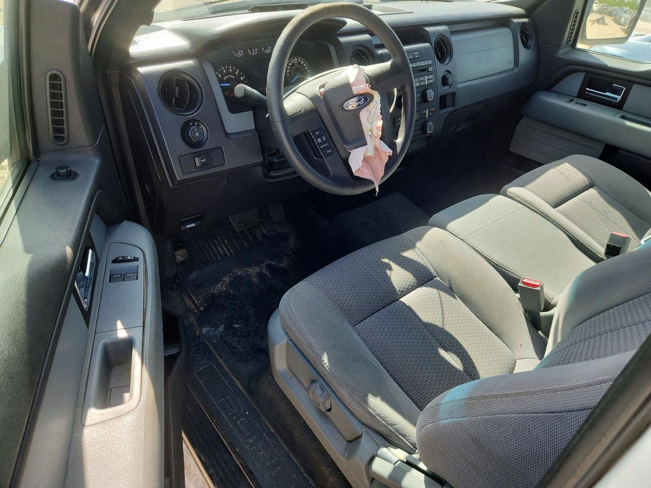 2012 Ford F150 White vin: 1FTMF1CM1CKE39530