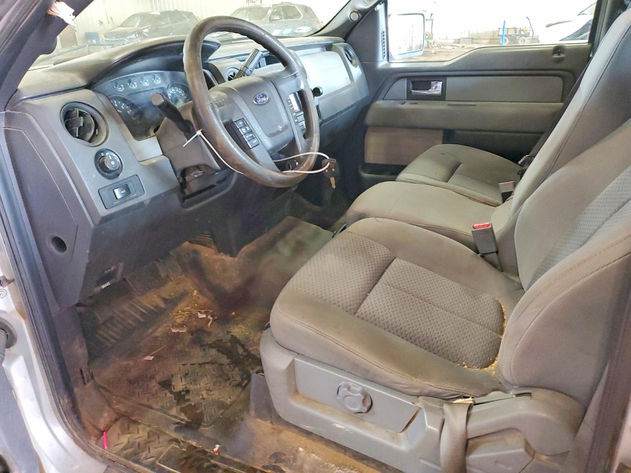 2013 Ford F150 Серебряный vin: 1FTMF1CM1DKE32806