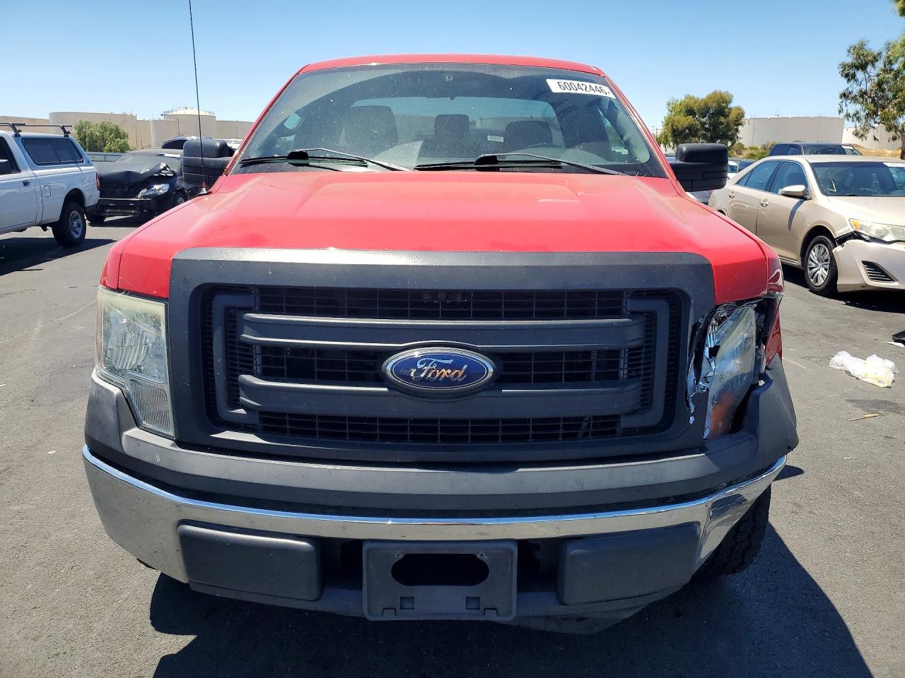 2014 Ford F150 Red vin: 1FTMF1CM1EKD54481