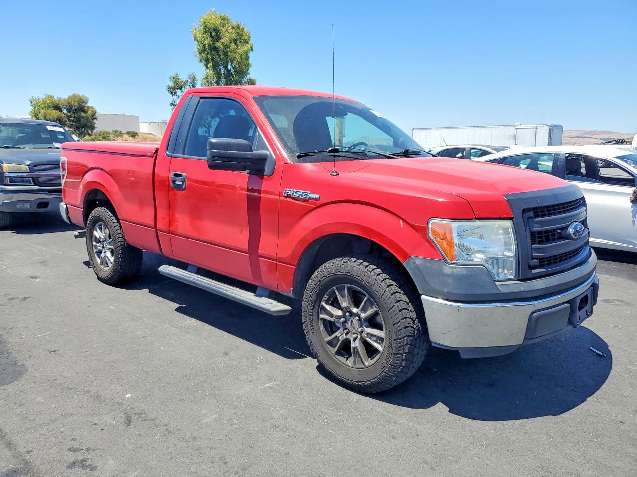 2014 Ford F150 Red vin: 1FTMF1CM1EKD54481