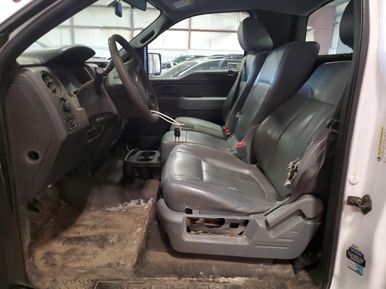 2014 Ford F150 Белый vin: 1FTMF1CM1EKD82796
