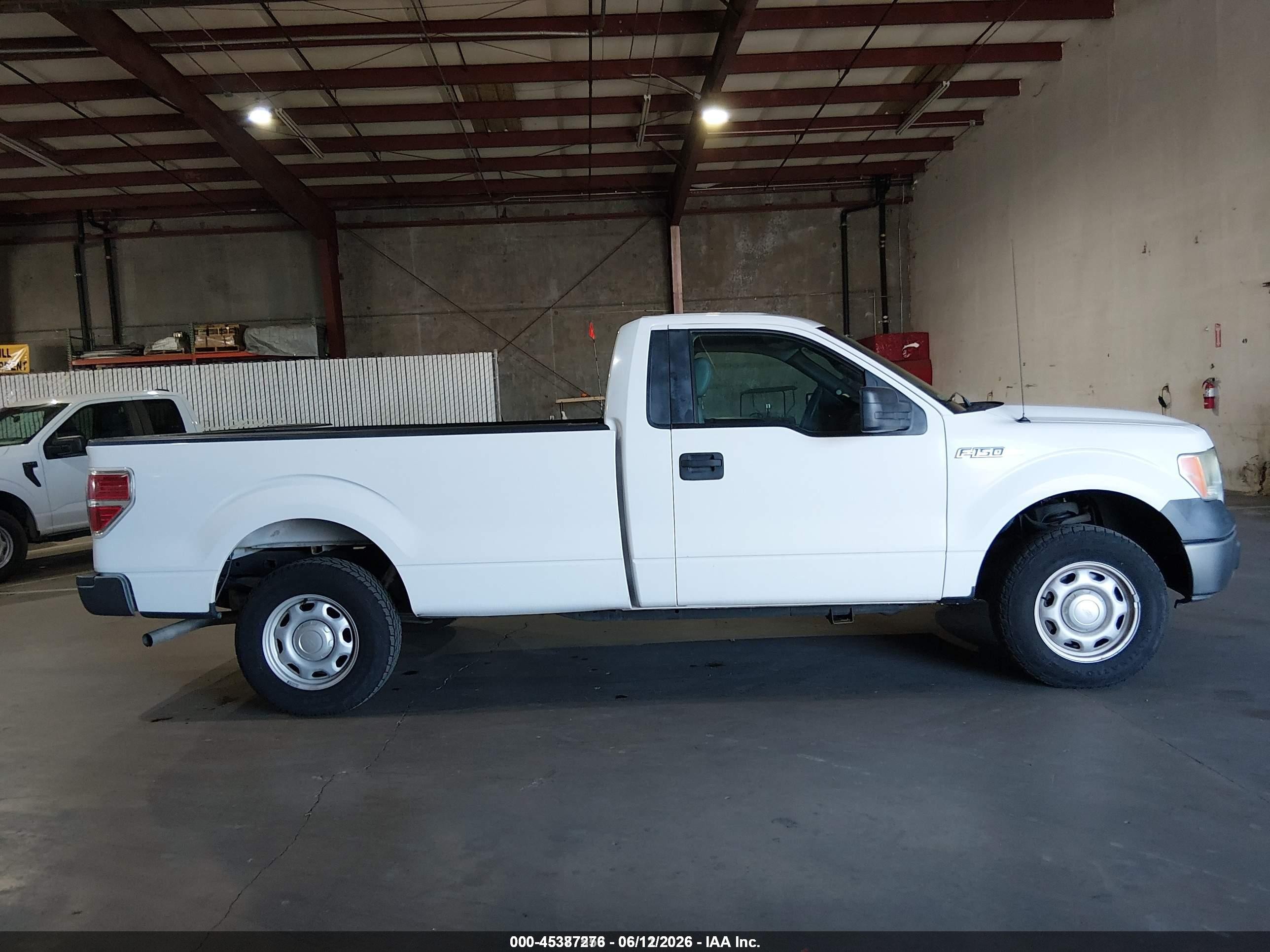 2014 Ford F-150 Xl White vin: 1FTMF1CM1EKE41636