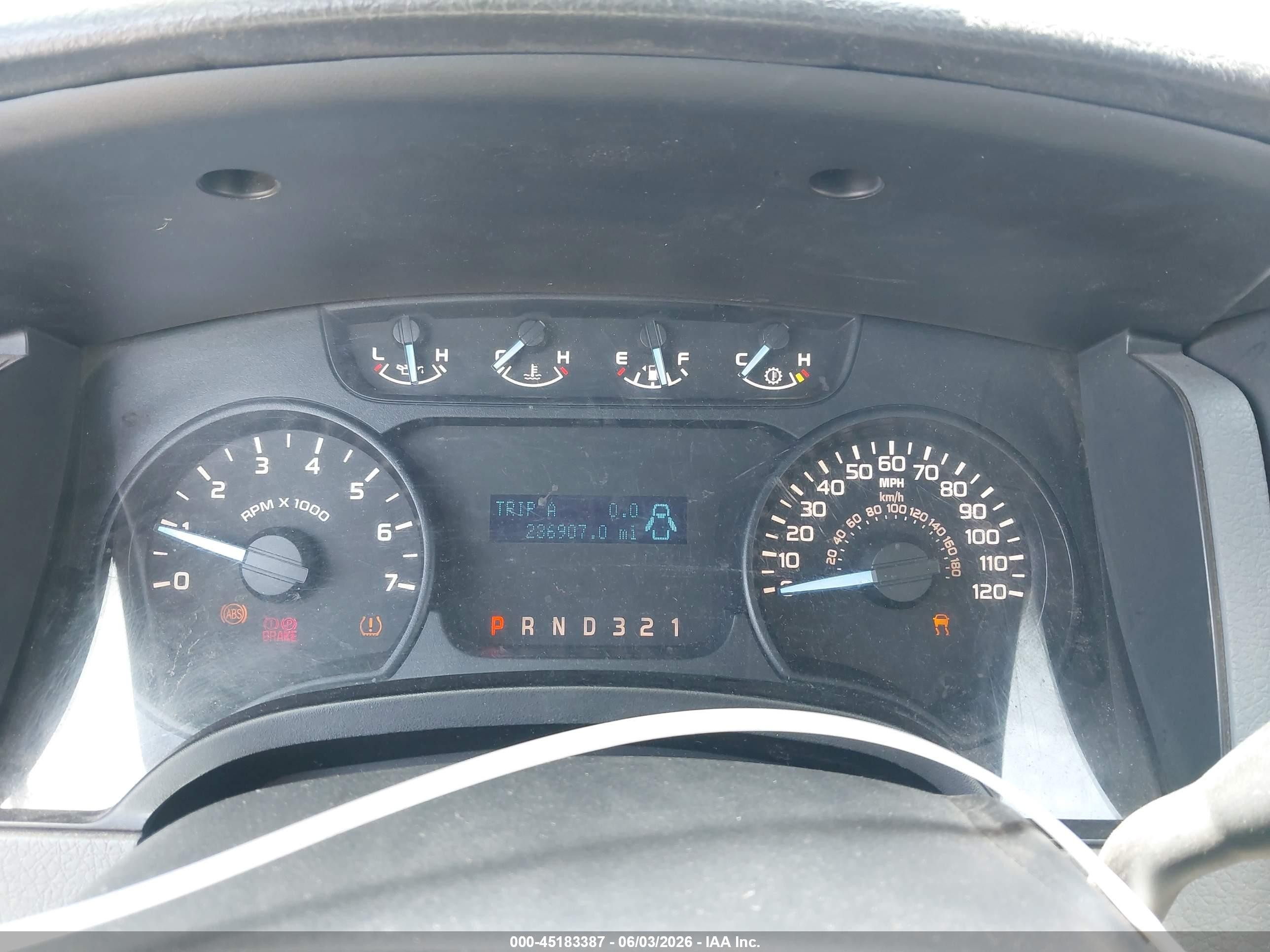 2011 Ford F150   White vin: 1FTMF1CM2BKD35790