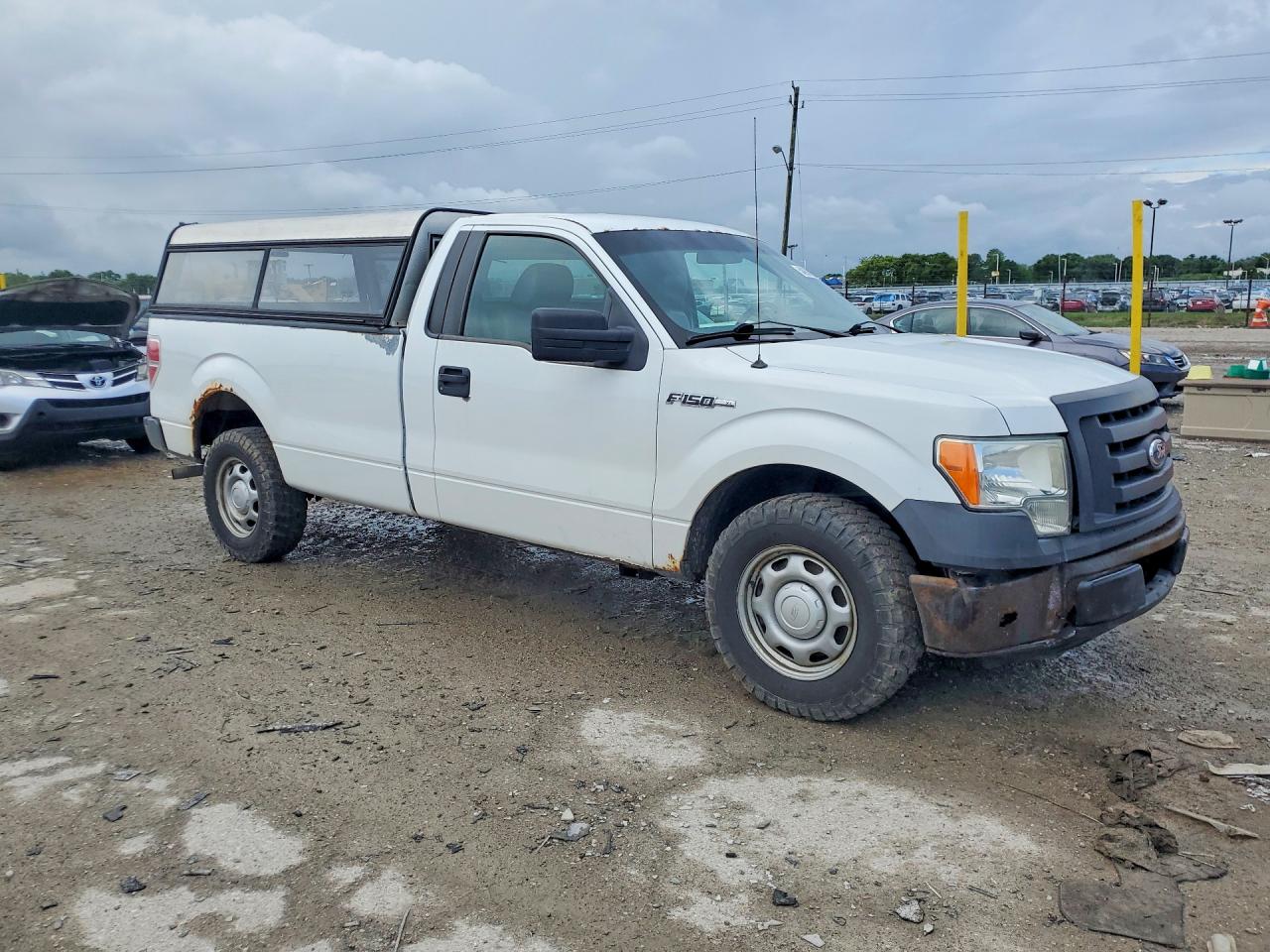 2011 Ford F150 White vin: 1FTMF1CM2BKD74122