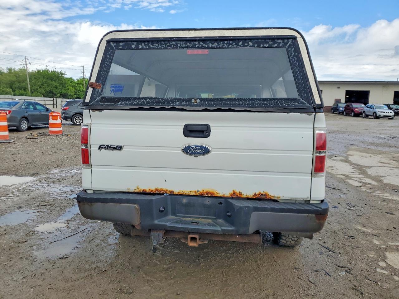 2011 Ford F150 White vin: 1FTMF1CM2BKD74122