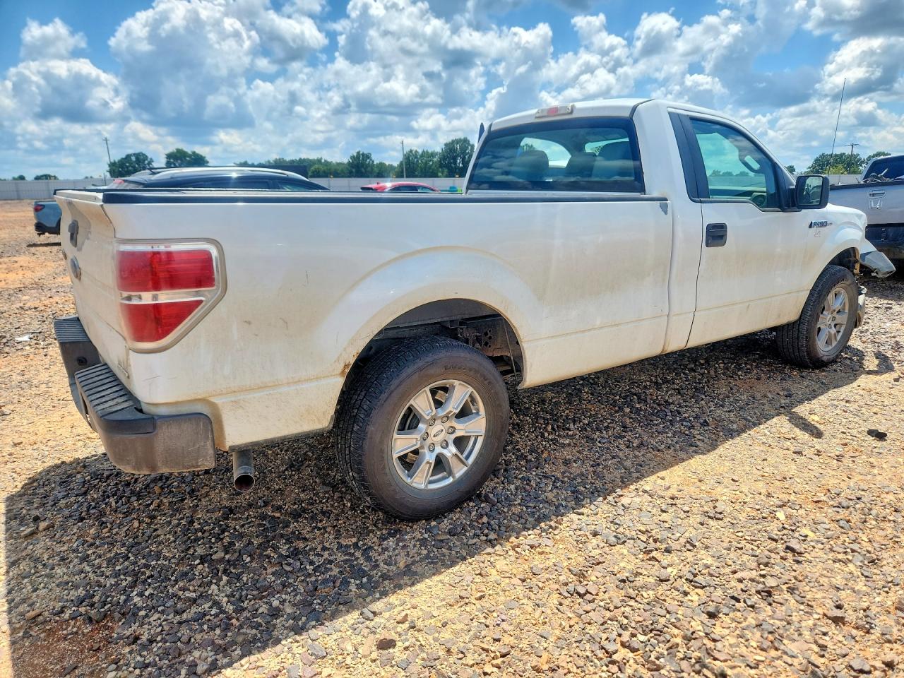 2012 Ford F150 White vin: 1FTMF1CM2CKE21084