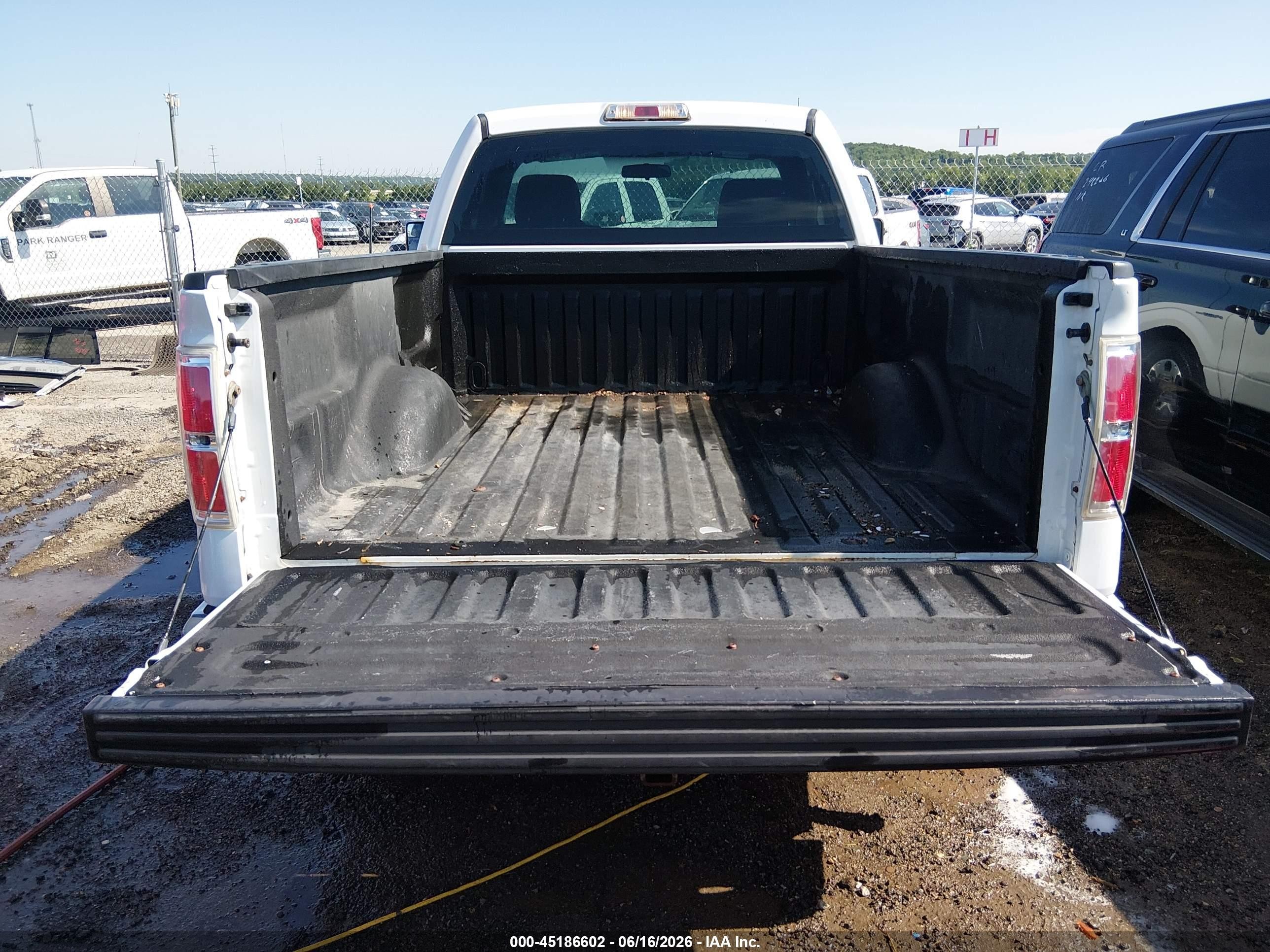 2013 Ford F-150 Stx White vin: 1FTMF1CM2DFC34468