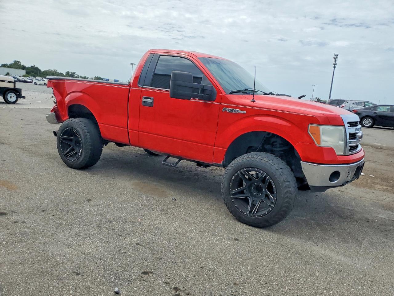 2013 Ford F150 Red vin: 1FTMF1CM2DFD77565