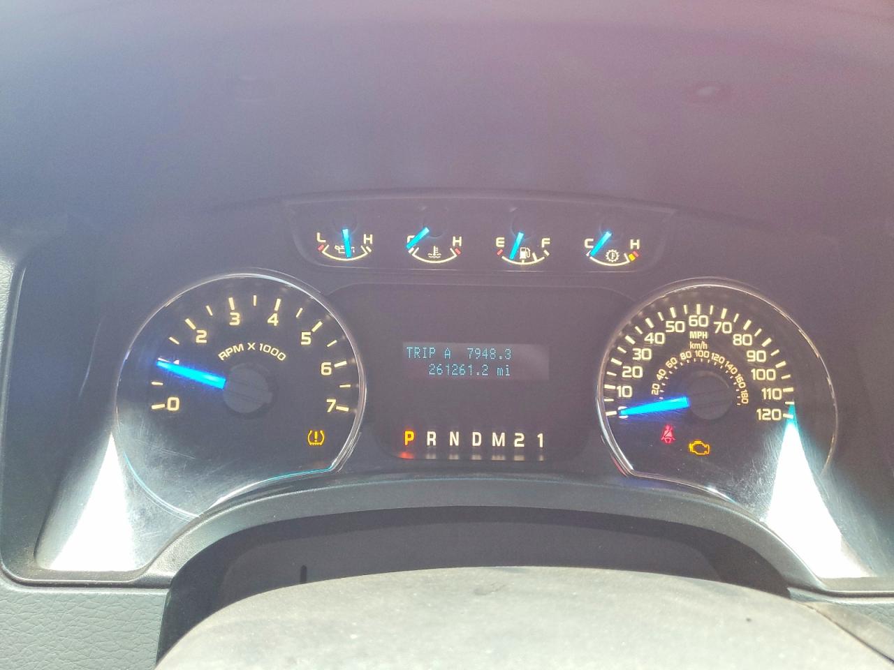 2013 Ford F150 Red vin: 1FTMF1CM2DFD77565