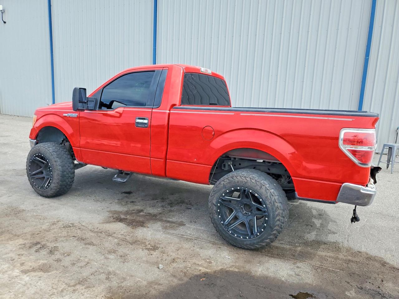 2013 Ford F150 Red vin: 1FTMF1CM2DFD77565