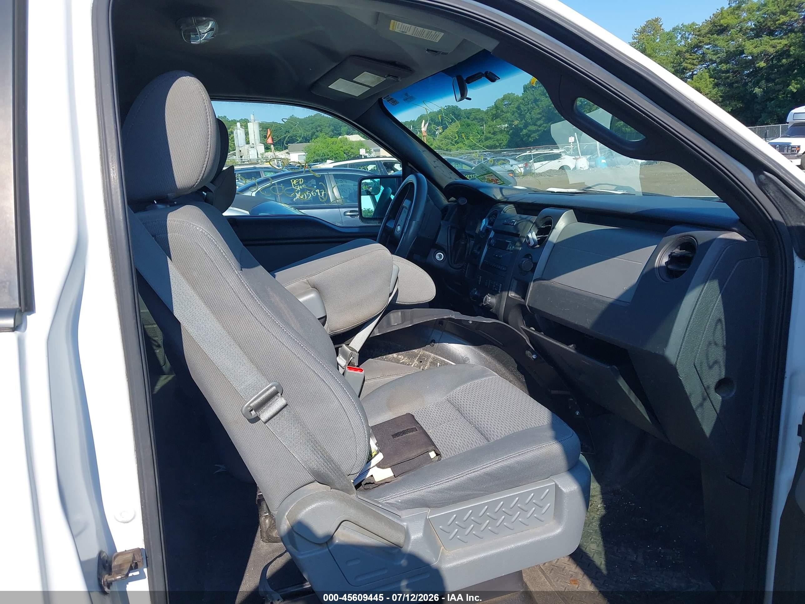 2013 Ford F-150 Xl White vin: 1FTMF1CM2DKG19777