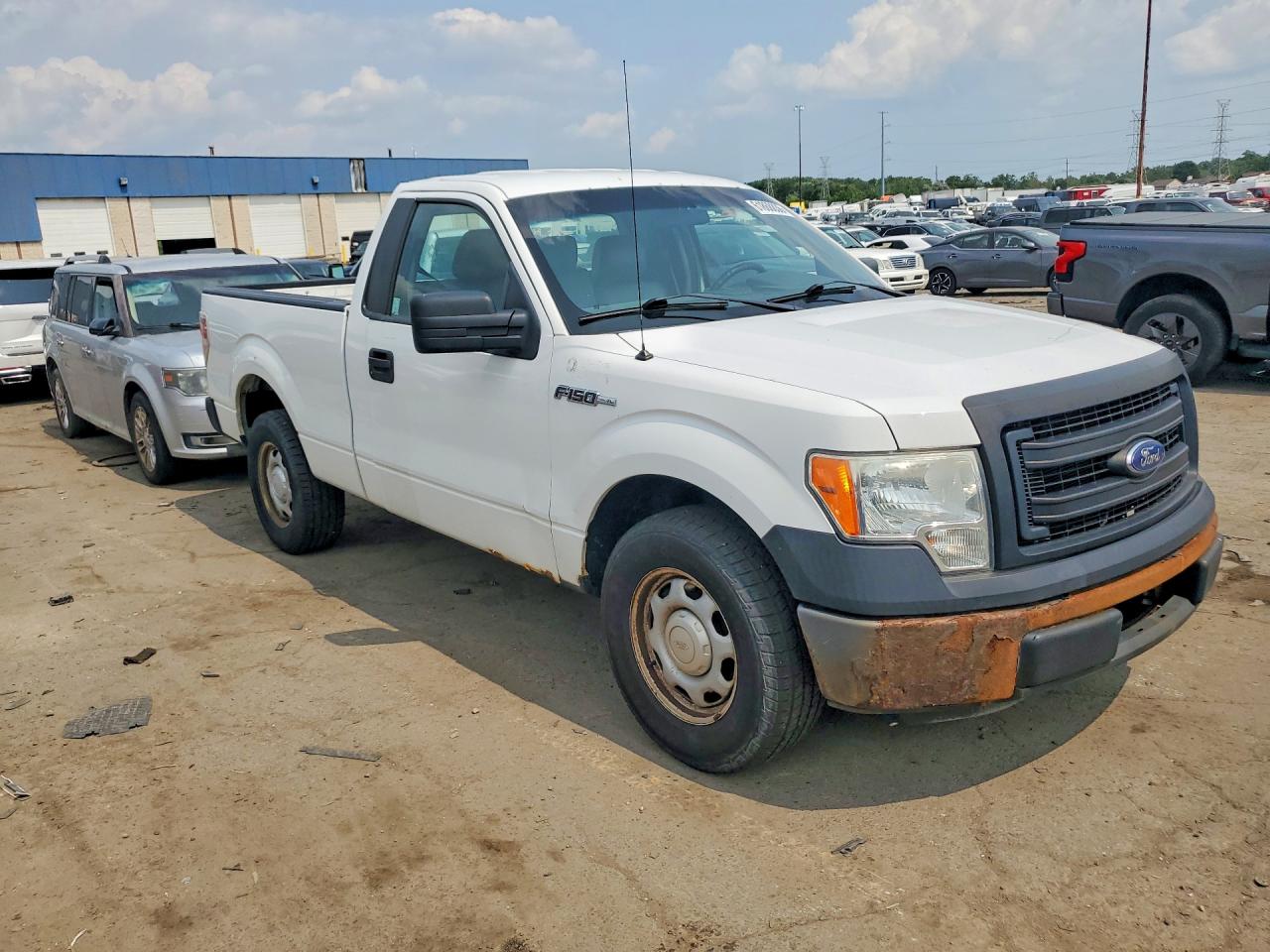 2014 Ford F150 Белый vin: 1FTMF1CM2EFB18186