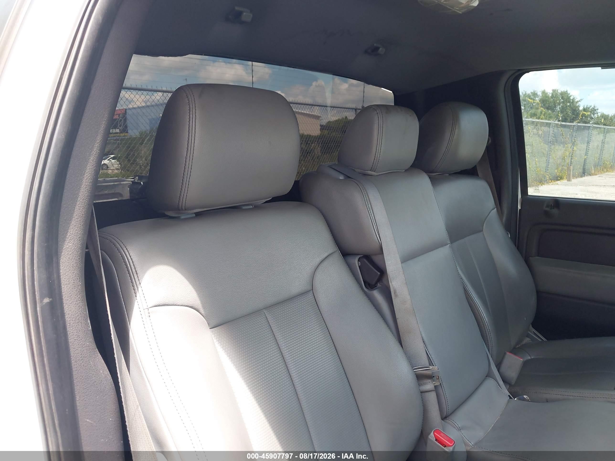 2014 Ford F-150 Xl White vin: 1FTMF1CM2EFC86216