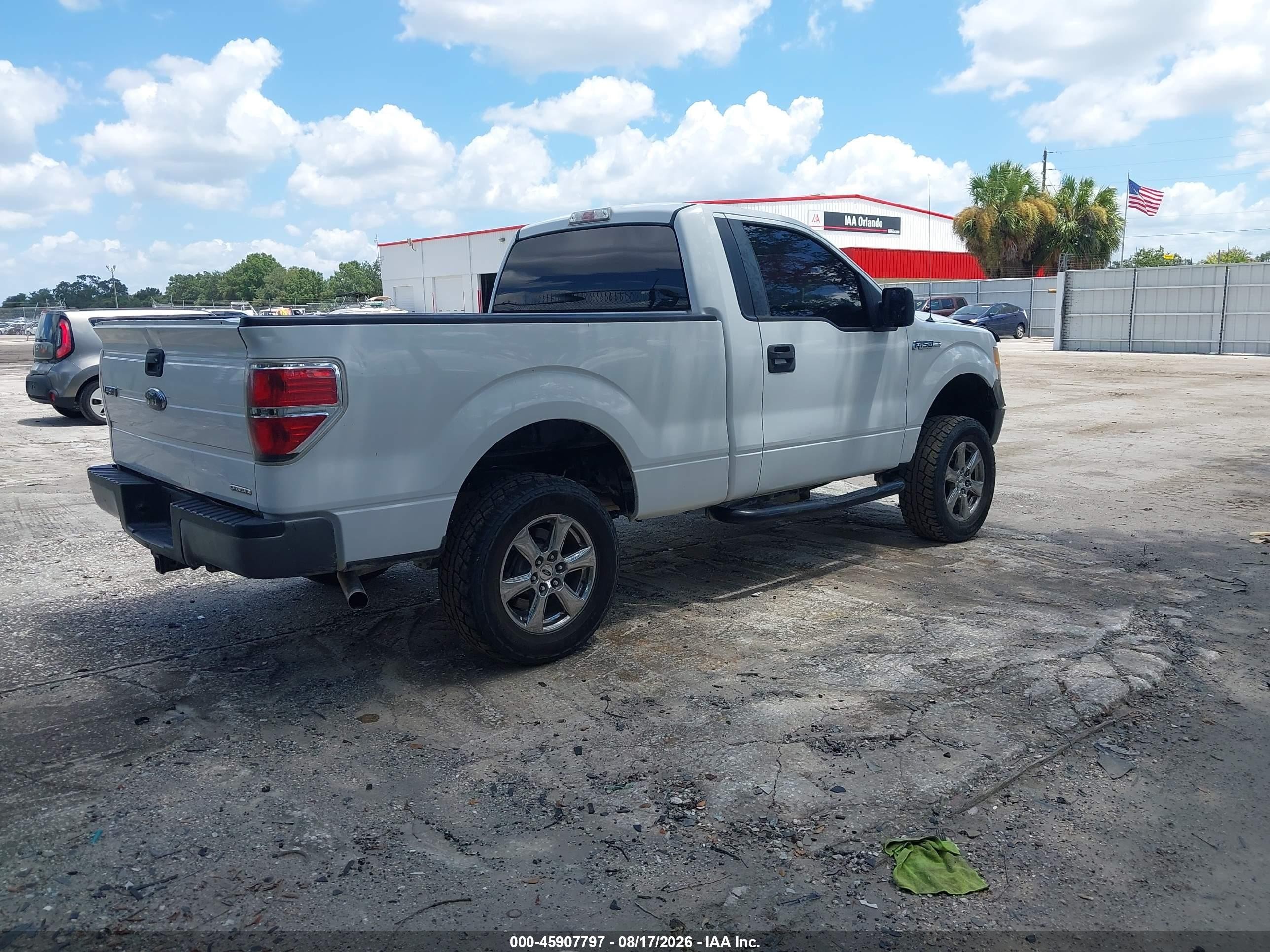 2014 Ford F-150 Xl White vin: 1FTMF1CM2EFC86216