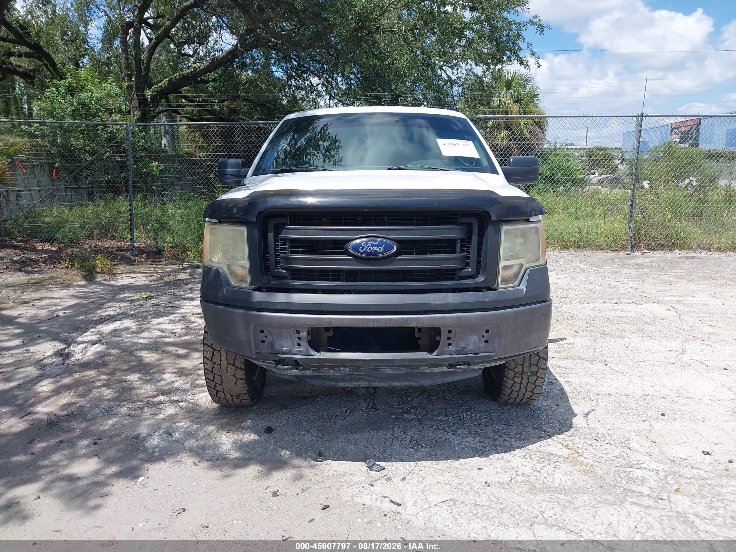 2014 Ford F-150 Xl White vin: 1FTMF1CM2EFC86216
