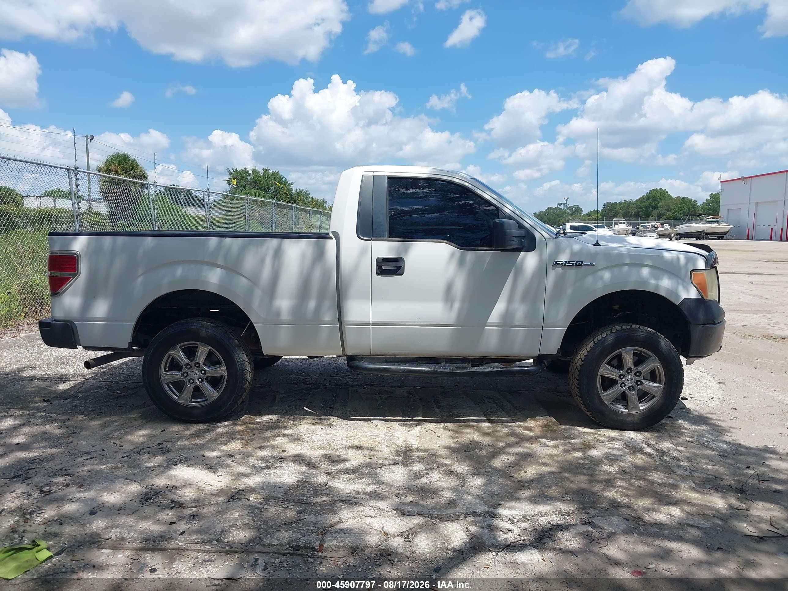 2014 Ford F-150 Xl White vin: 1FTMF1CM2EFC86216