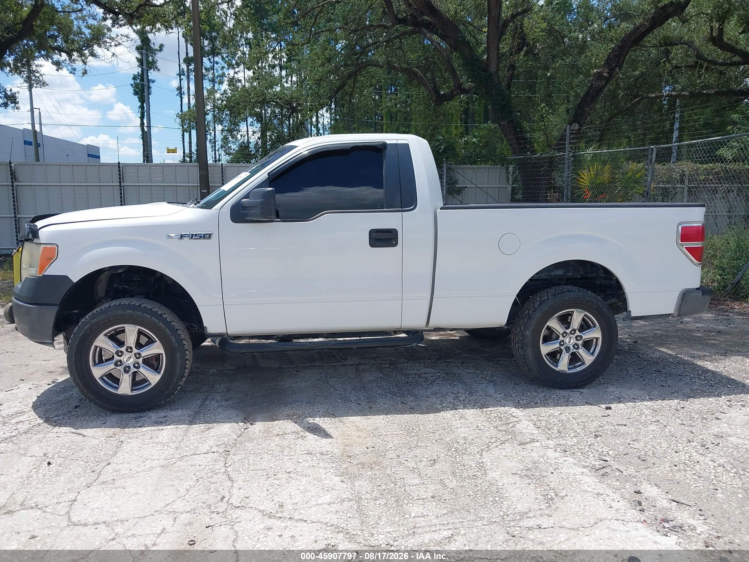 2014 Ford F-150 Xl White vin: 1FTMF1CM2EFC86216