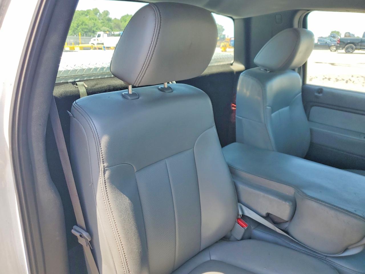 2014 Ford F150 White vin: 1FTMF1CM2EKD62007
