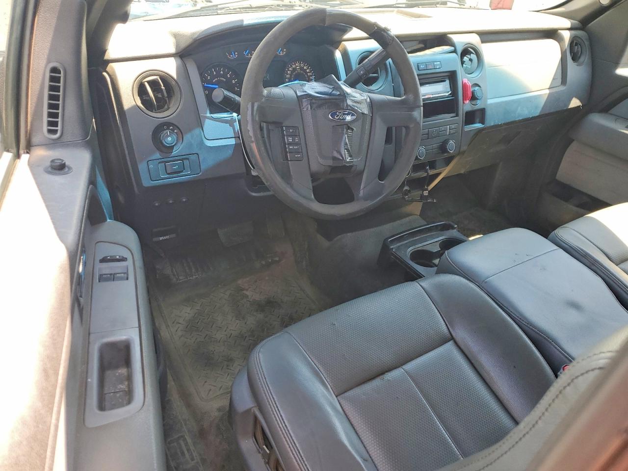 2014 Ford F150 White vin: 1FTMF1CM2EKD62007