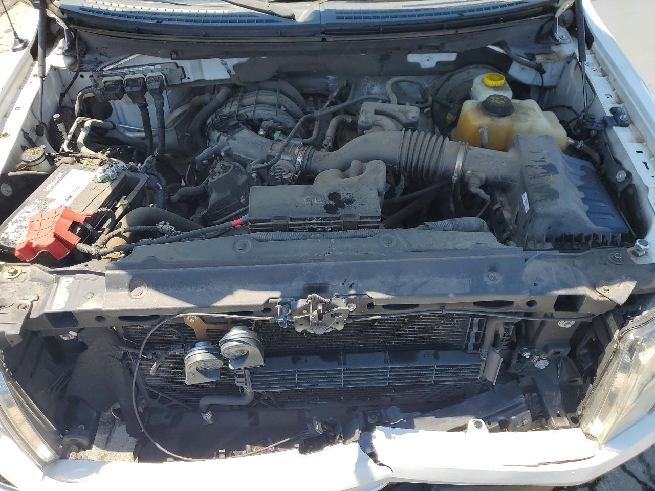 2014 Ford F150 White vin: 1FTMF1CM2EKD62007