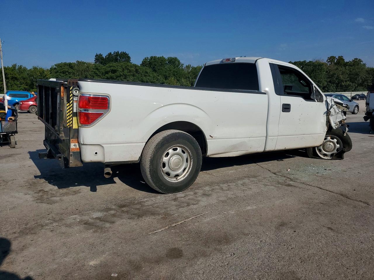 2014 Ford F150 White vin: 1FTMF1CM2EKG07016