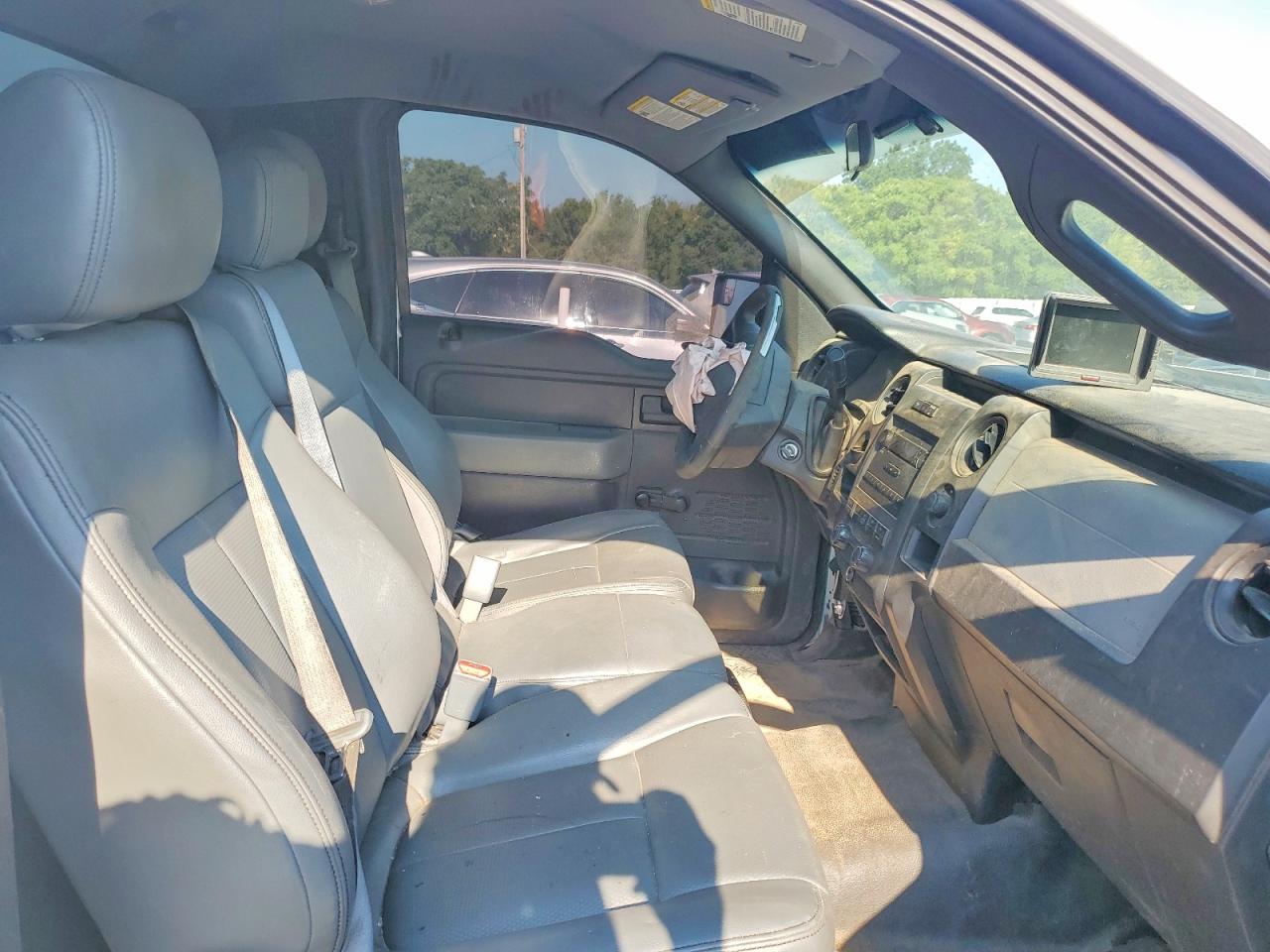 2014 Ford F150 White vin: 1FTMF1CM2EKG07016