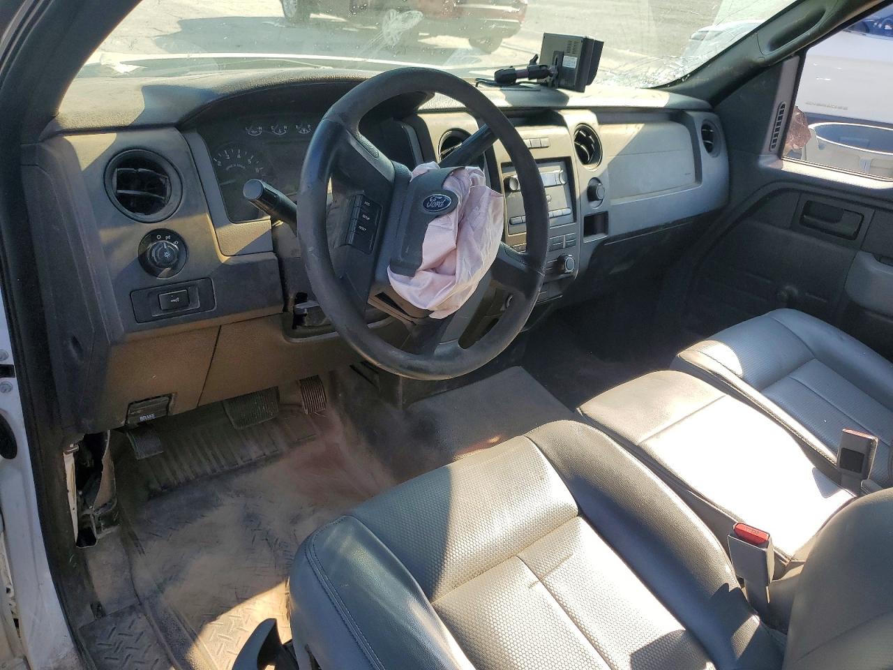 2014 Ford F150 White vin: 1FTMF1CM2EKG07016