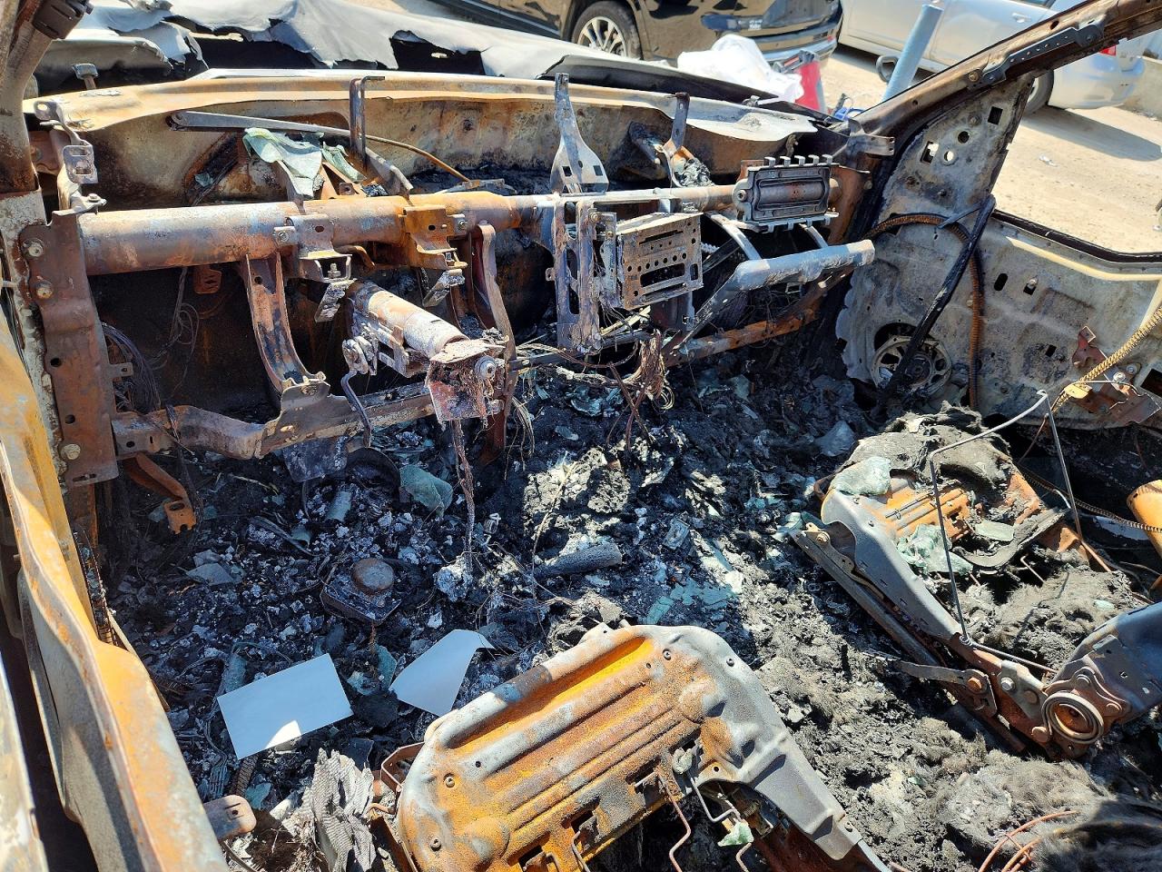 2011 Ford F150 Burn vin: 1FTMF1CM3BFB98562