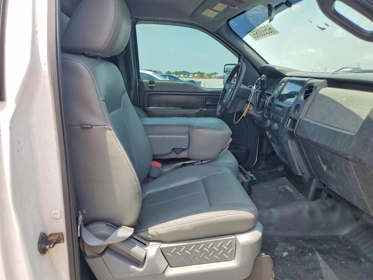 2011 Ford F150 White vin: 1FTMF1CM3BKD53215