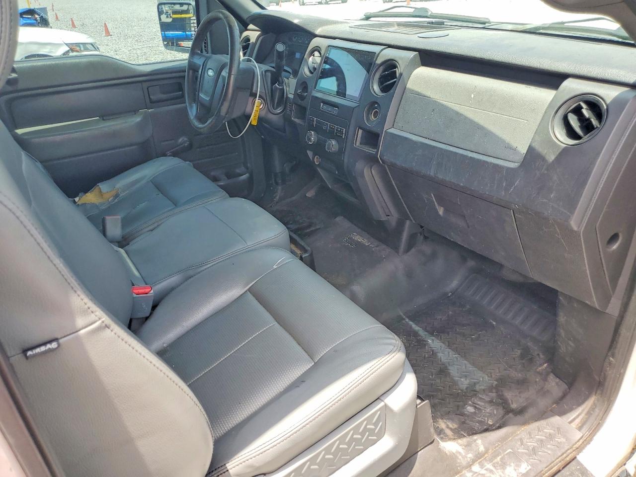 2011 Ford F150 White vin: 1FTMF1CM3BKD53215