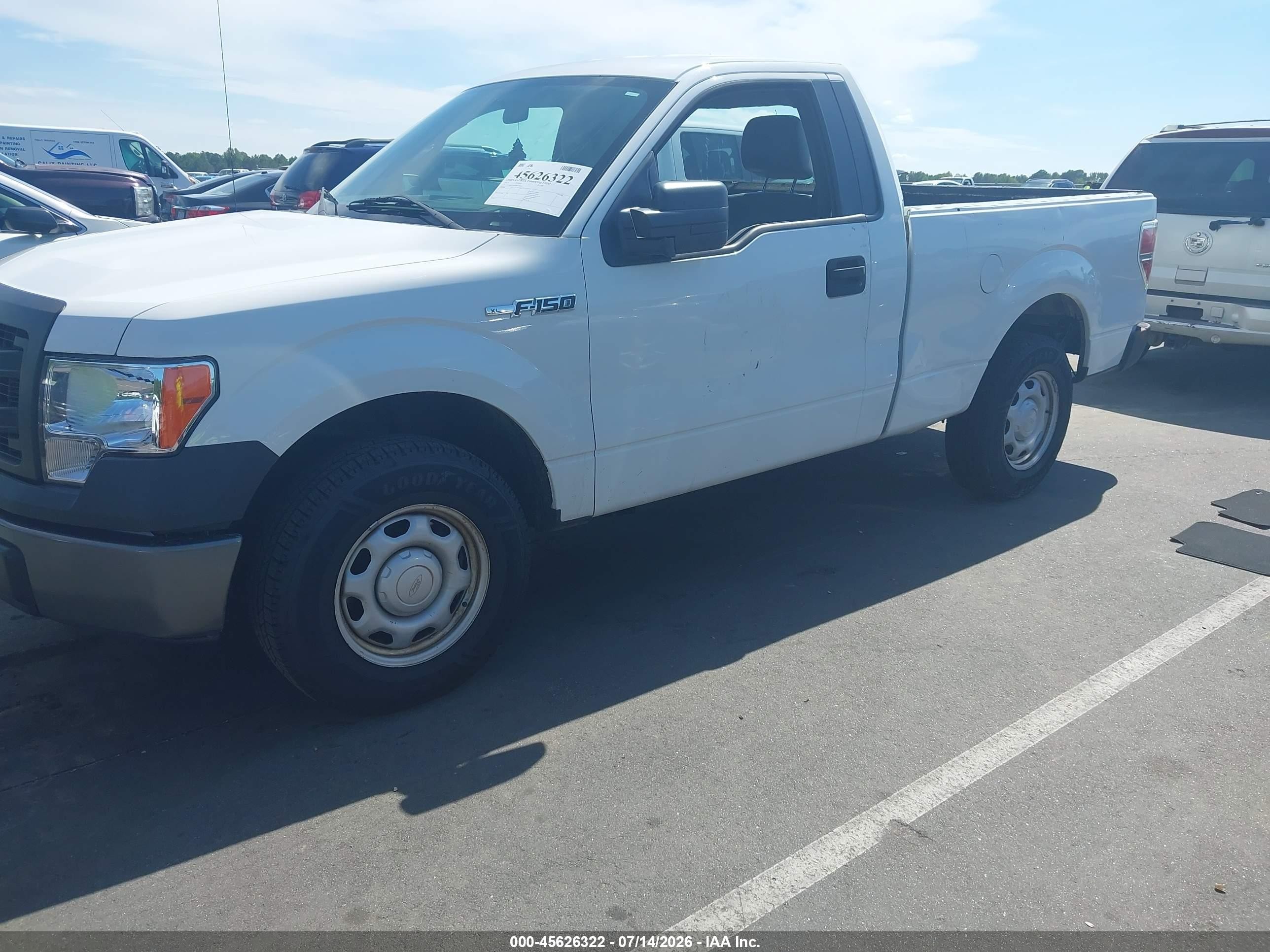 2013 Ford F-150 Xl White vin: 1FTMF1CM3DFC06453