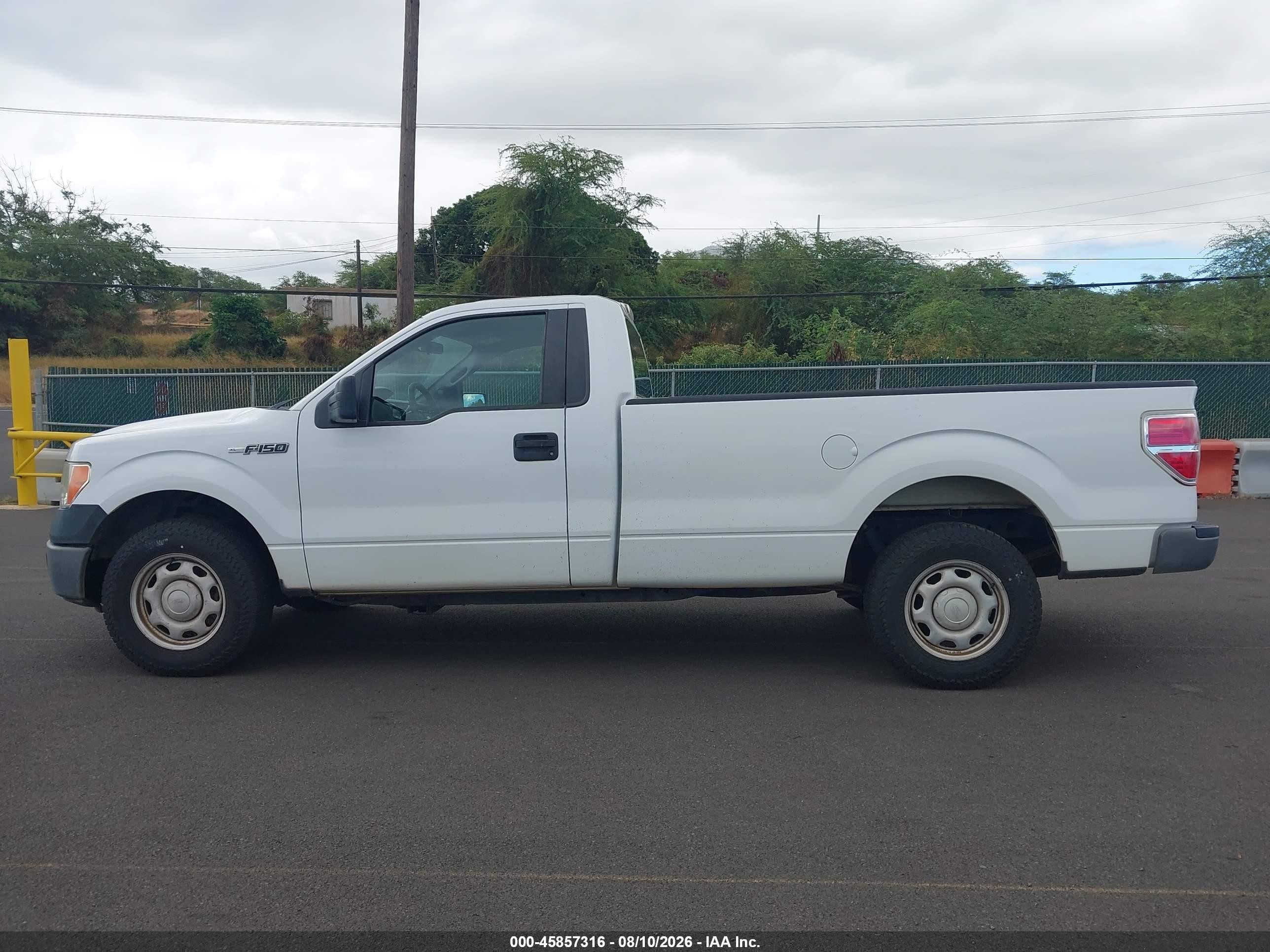 2014 Ford F-150 Xl White vin: 1FTMF1CM3EKE66487