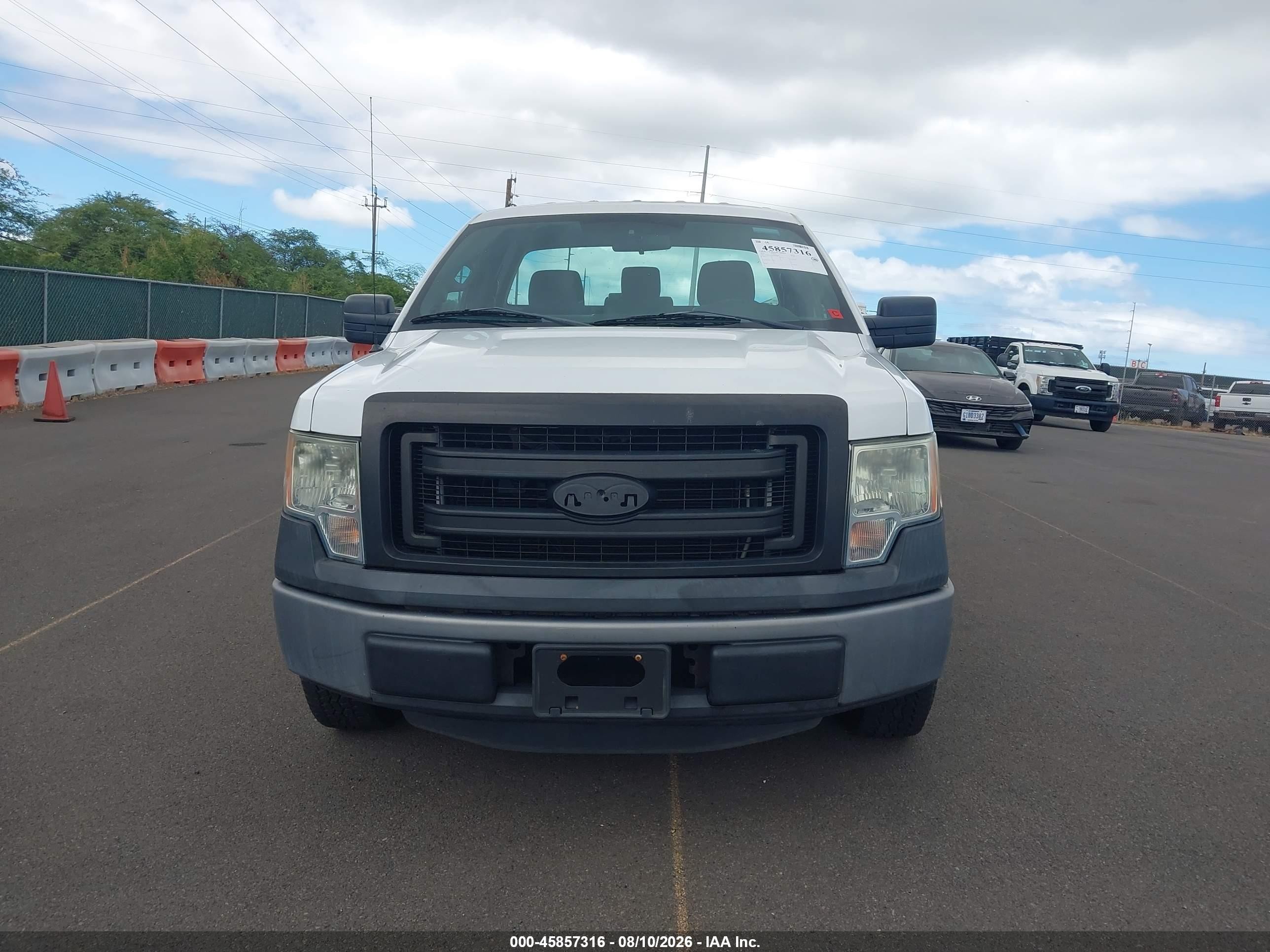 2014 Ford F-150 Xl White vin: 1FTMF1CM3EKE66487