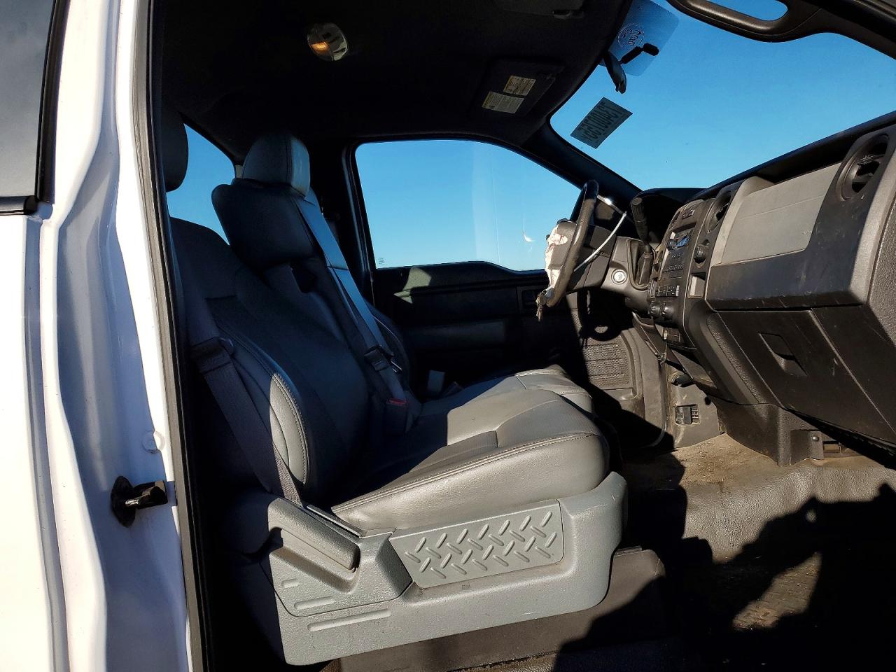 2014 Ford F150 White vin: 1FTMF1CM3EKF94387