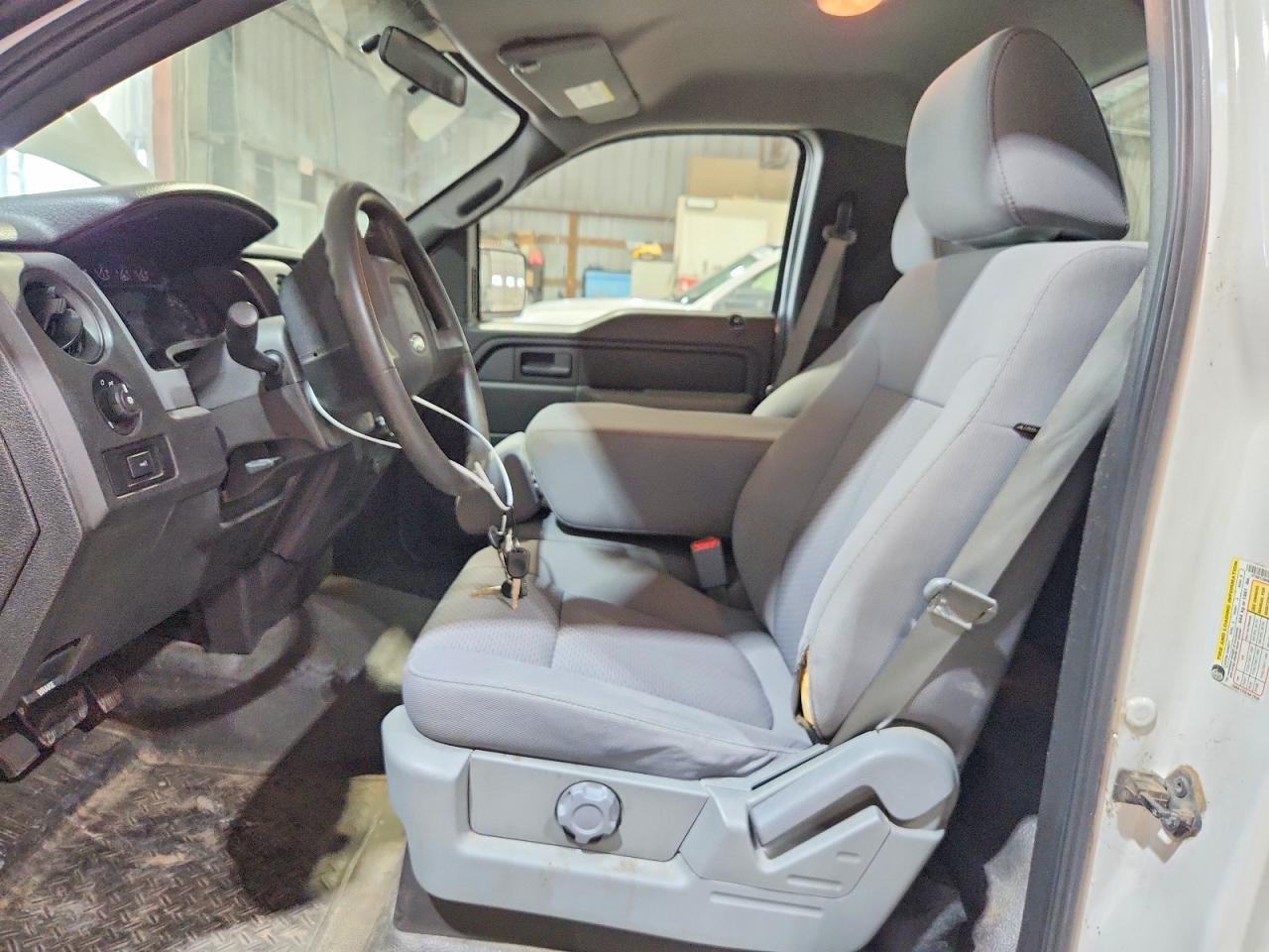 2011 Ford F150 White vin: 1FTMF1CM4BKD19879